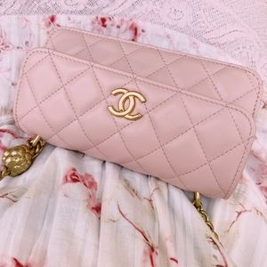 Meet your Posher, Caroline